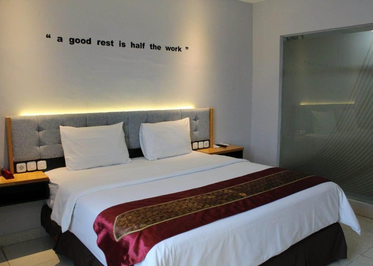 The Royal Idi Hotel Idirayeuk Luaran gambar